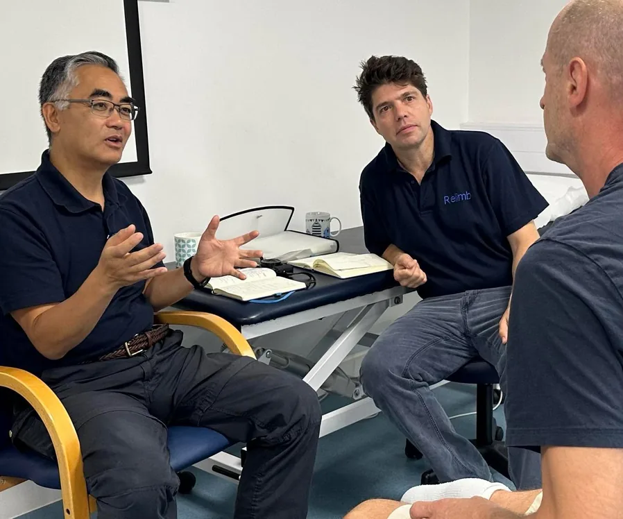 Informal taster clinic discussion with a patient